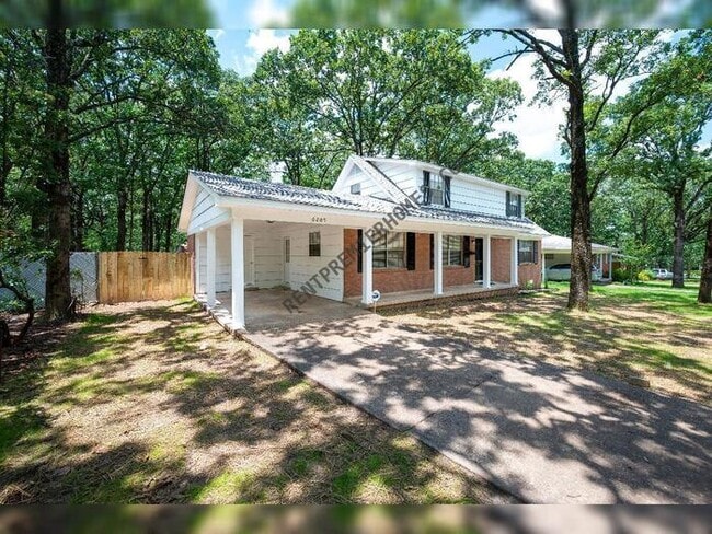 Building Photo - 6205 Chippewa Dr