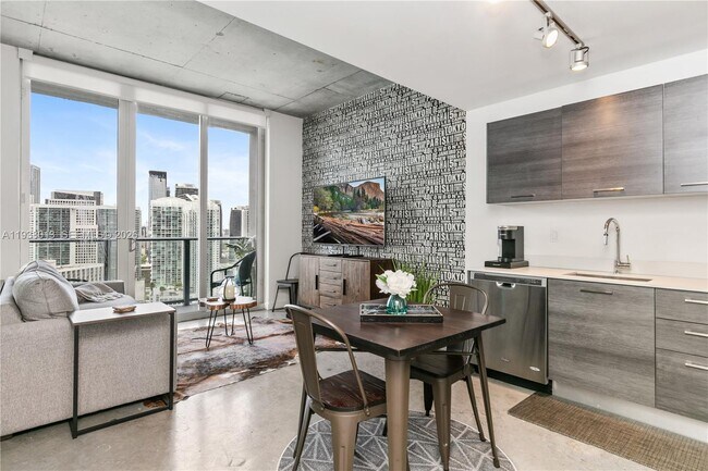 Building Photo - 151 SE 1st St