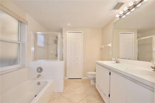 Building Photo - 2981 Viscount Cir