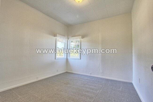 Building Photo - 3 Bed, 1.5 Baths Home in Yacolt