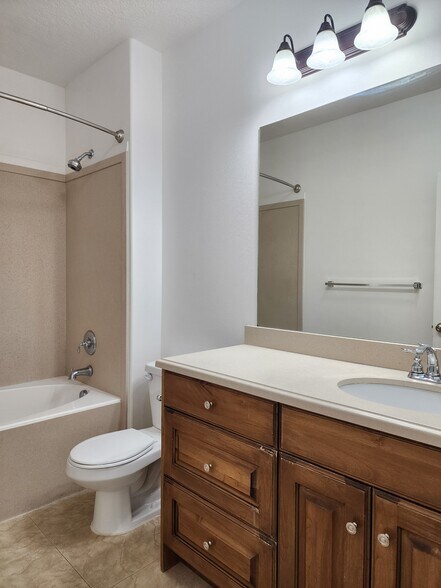 Building Photo - 1030 N 995 W