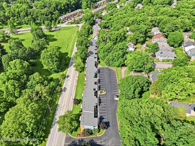 Building Photo - 2745 Grinstead Dr