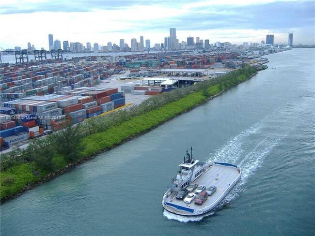 Building Photo - 19244 Fisher Island Dr