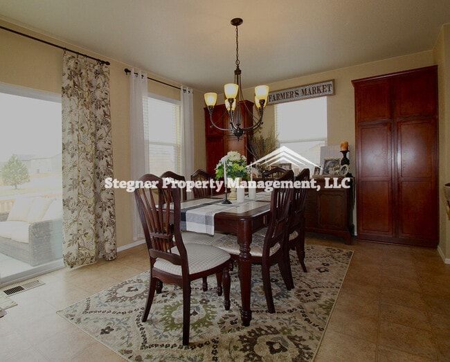 Building Photo - Beautiful Home on Cul-de-sac