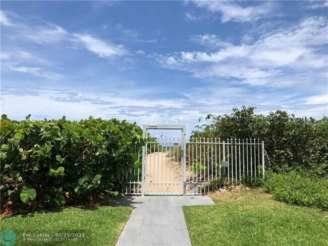 Building Photo - 1620 N Ocean Blvd