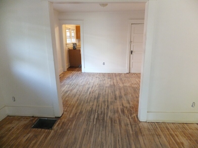 Dining room - 1505 Bouchelle Ave