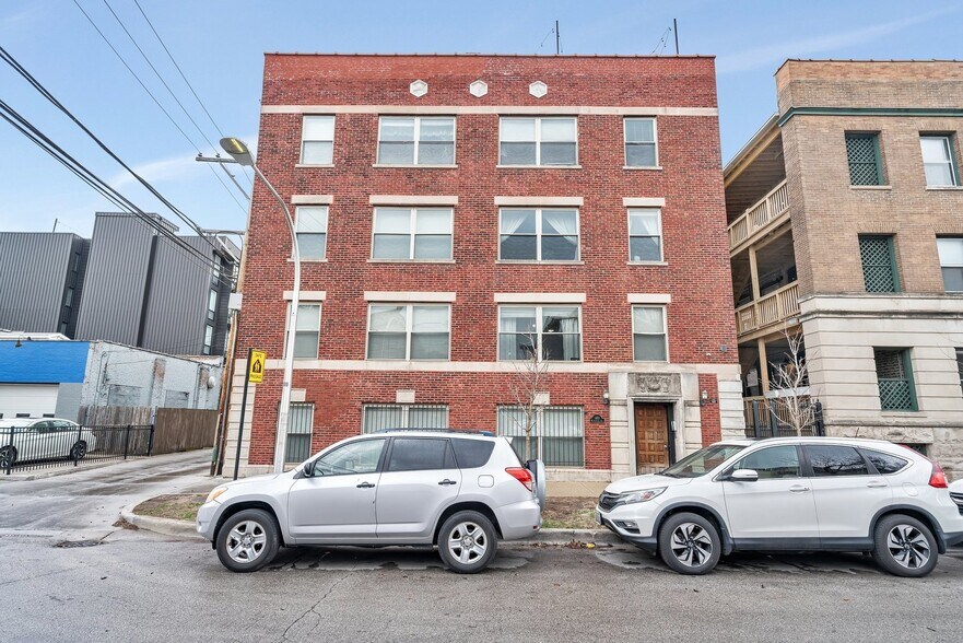 Primary Photo - 1410 W Sunnyside Ave