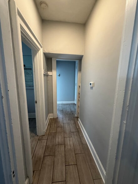 Building Photo - 818 Oak St