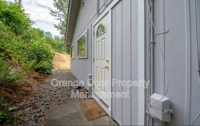 Building Photo - 4046 S 31st St