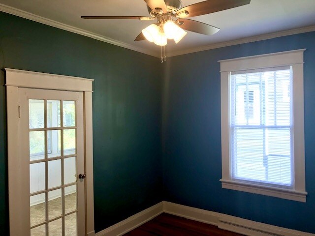 Building Photo - 306 Oakridge Blvd