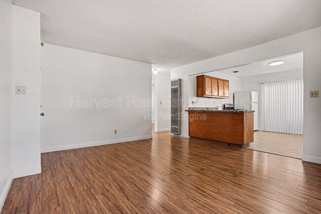 Building Photo - 3043 Blossom St