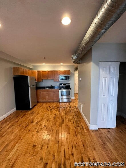 Building Photo - 26 Portland St