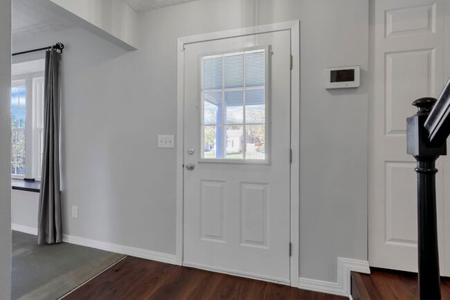 Building Photo - 5399 Thornburg Ct