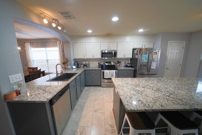 Building Photo - Gorgeous 5 Bedroom Rental in Cibolo! Realtor Commmission: $400