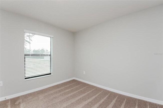 Building Photo - 387 Begonia Ct