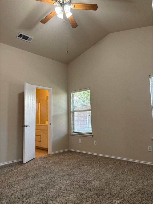 Building Photo - 4/2/2 EMISD