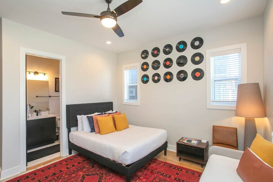 Building Photo - 1102C Buchanan St