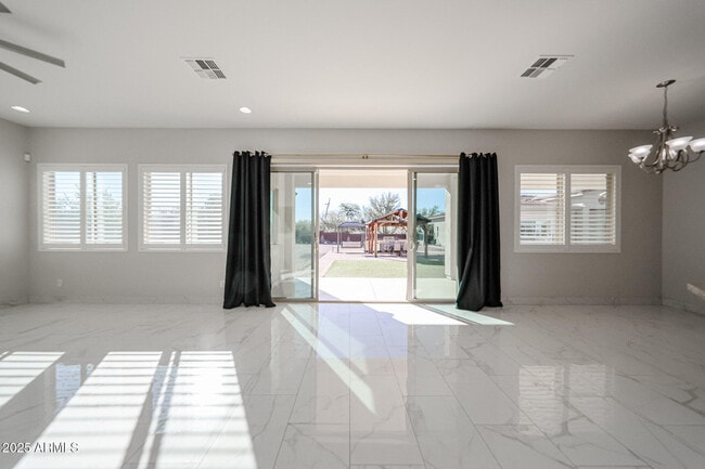 Building Photo - 6327 E Dixileta Dr