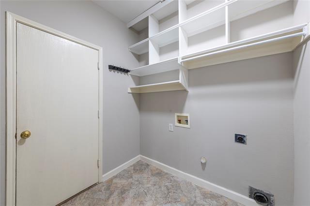 Building Photo - 2325 Hunters Run Dr