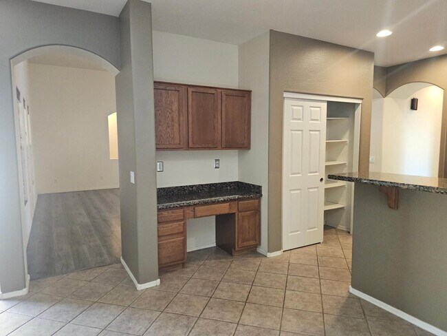 Building Photo - 18515 W Caribbean Ln
