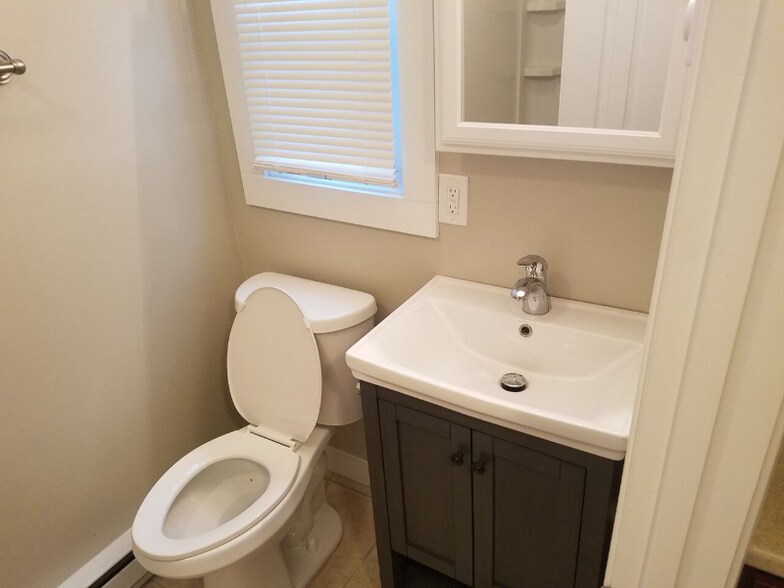 Building Photo - 68 Pearl St