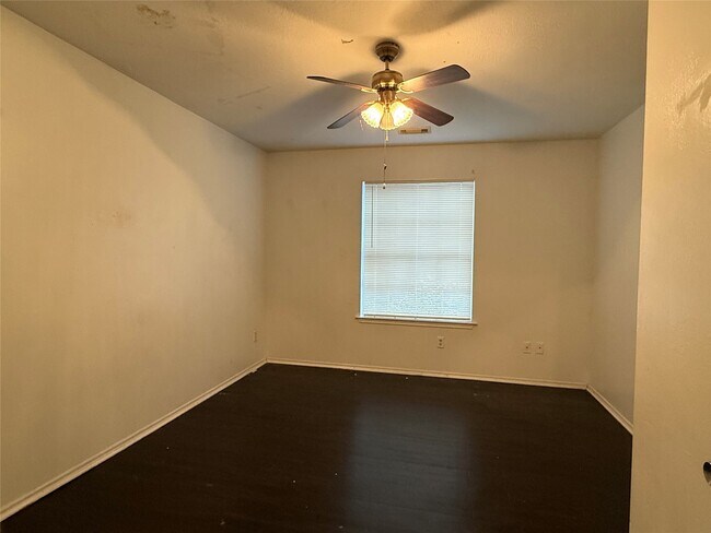 Building Photo - 5406 Bourgeois Rd