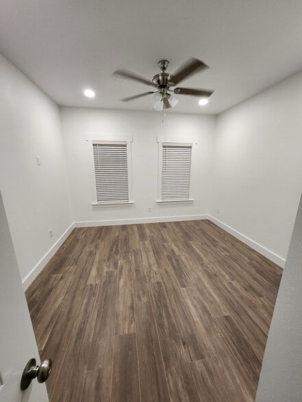 Building Photo - 11732 Old Fannett Rd