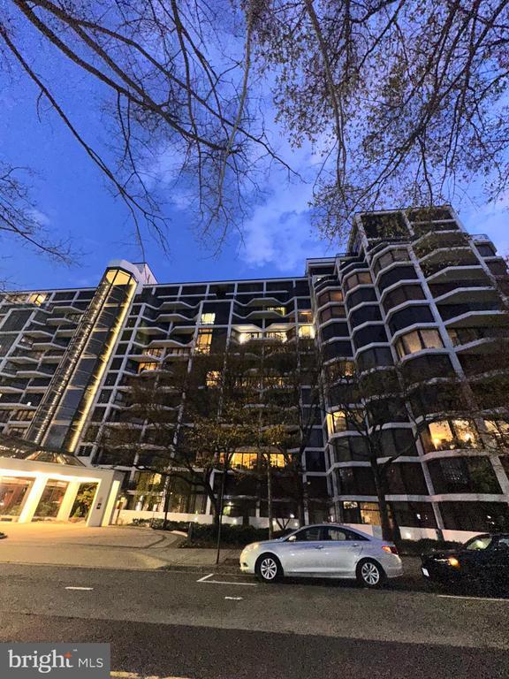 Building Photo - 1530 Key Blvd