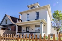 Building Photo - Stunning Remodeled Patio Home in Baker – 3...