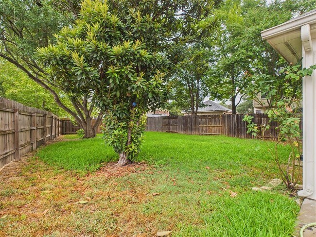 Building Photo - 136 Winter St