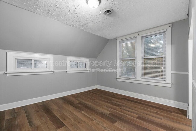 Building Photo - 2420 Shirley Ave