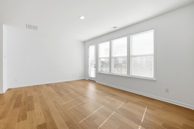 Building Photo - Brand-New Townhome in the University area at Senata at Research Park!