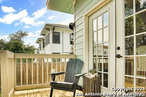 Building Photo - 1038 W Mistletoe Ave