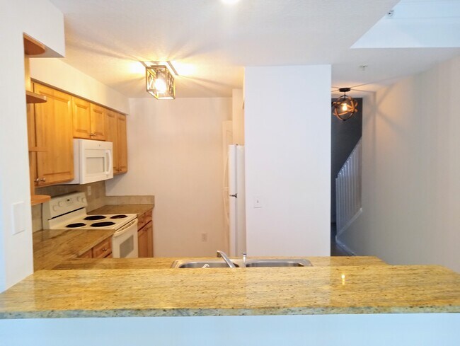 Building Photo - 2018 Alta Meadows Ln