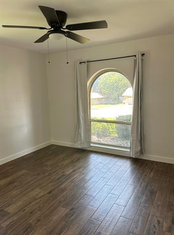 Building Photo - 120 Lakeway Dr