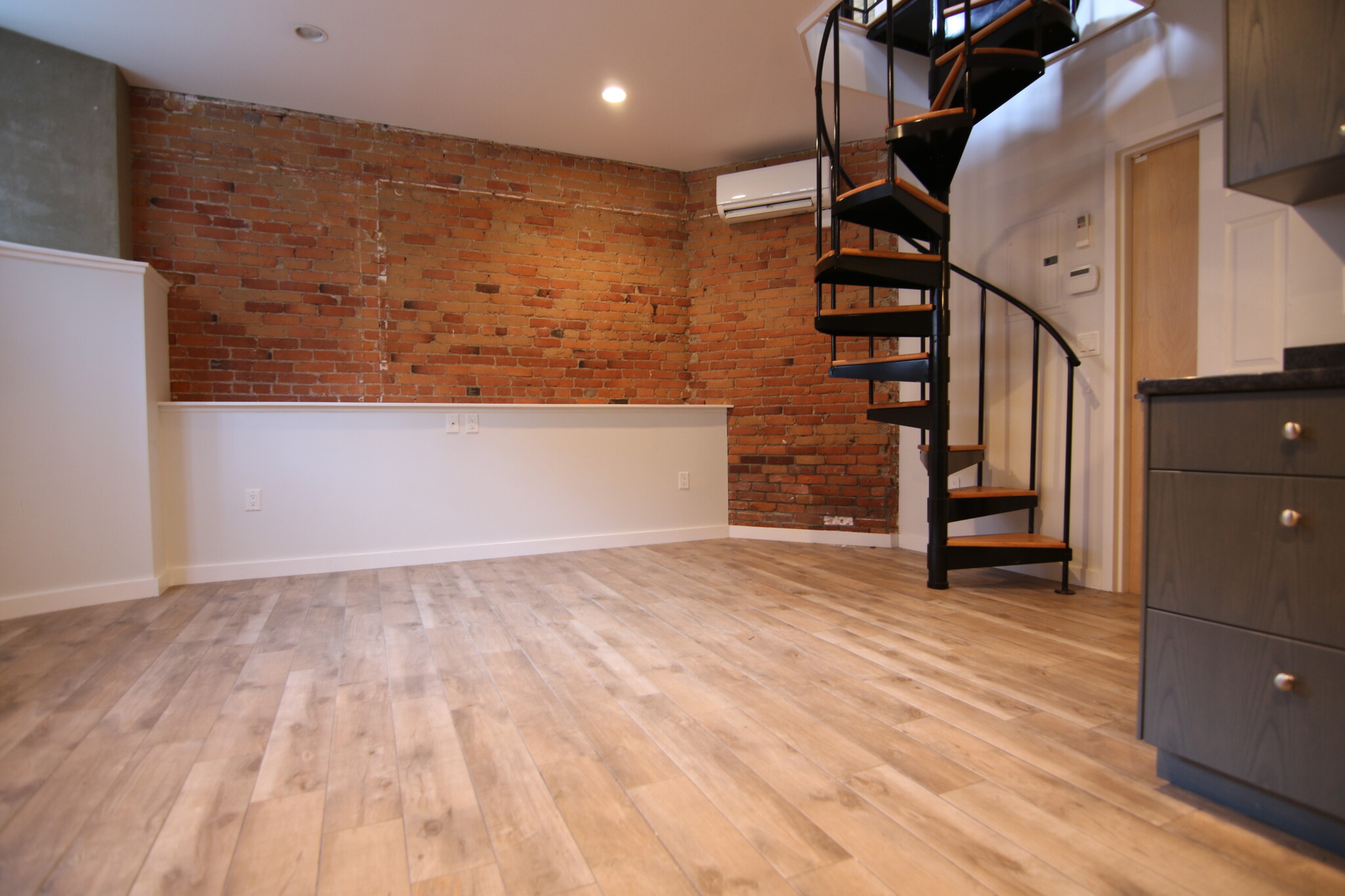 Building Photo - 99 Saint Botolph St