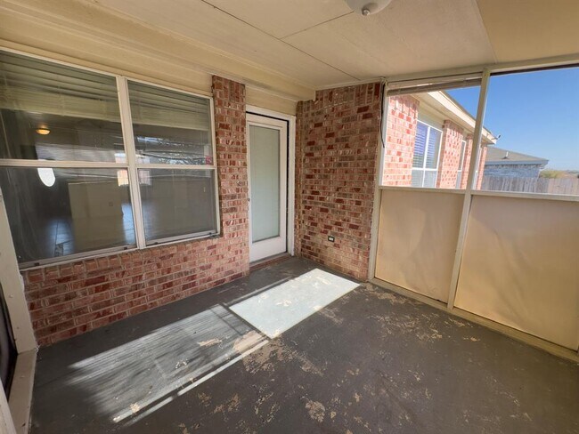 Building Photo - 3806 Fieldcrest Dr