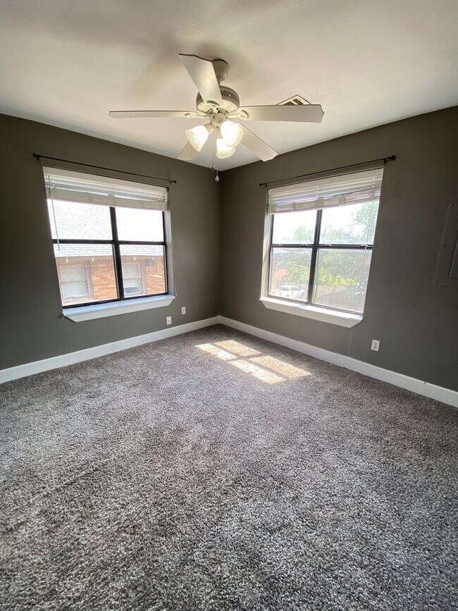 Building Photo - bed 1 bath in Paseo District