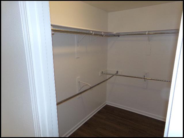 Building Photo - 9800 Herndon Rd