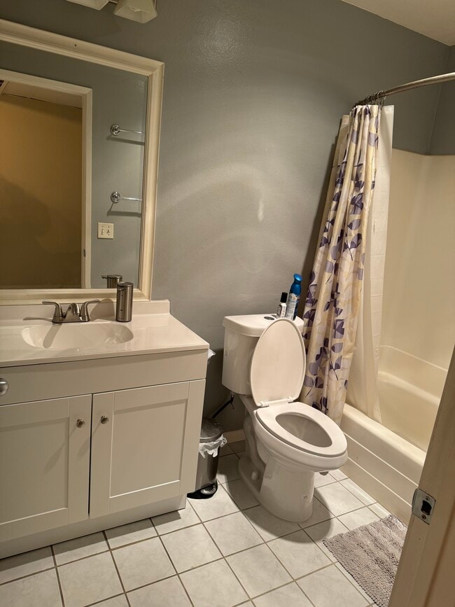 Building Photo - 3038 Associated Rd