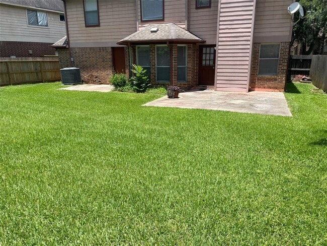 Building Photo - 4703 Leicester Way