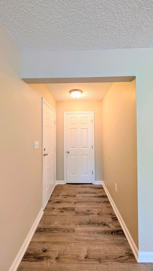 Building Photo - Remodeled and Move-in Ready Condo! | 1 br ...