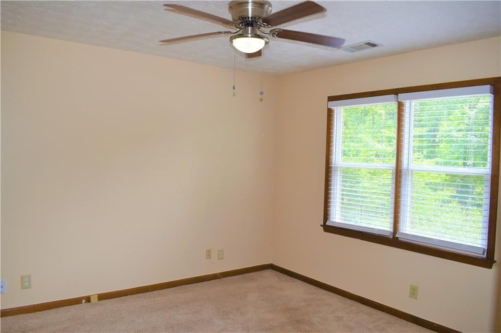Building Photo - 2264 Post Oak Dr