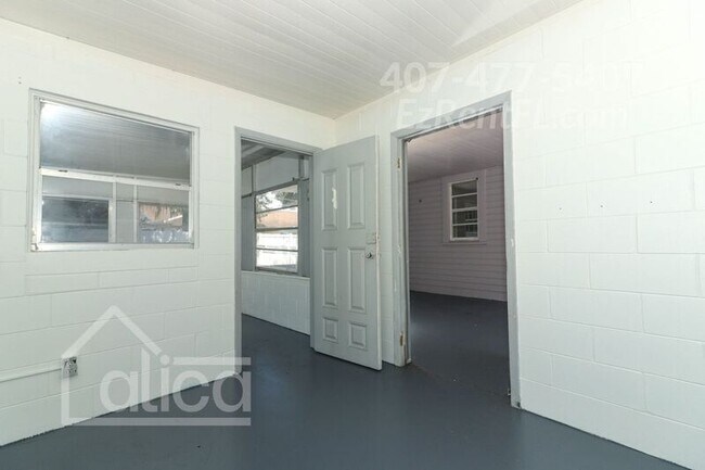 Building Photo - 135 W Chesley Ave