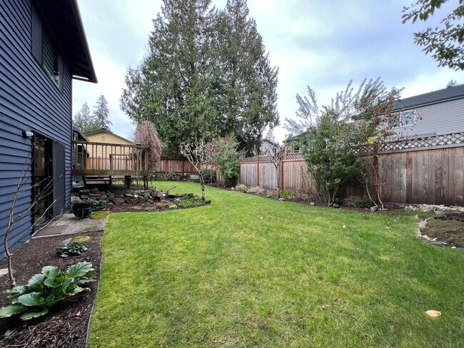 Building Photo - Gorgeous 3 Bedroom 2 Bath Home in Desirable Fairwood, Renton