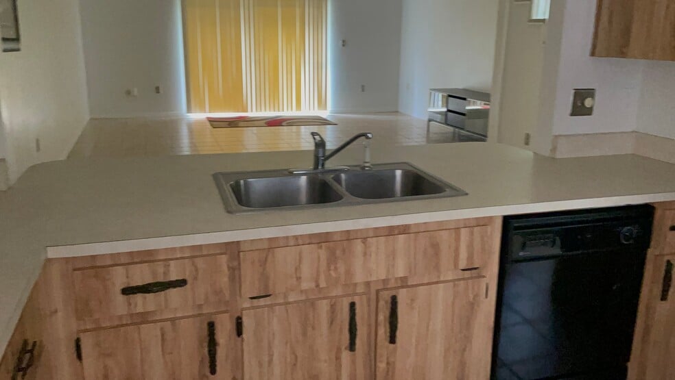 Building Photo - 7290 Daniel Webster Dr