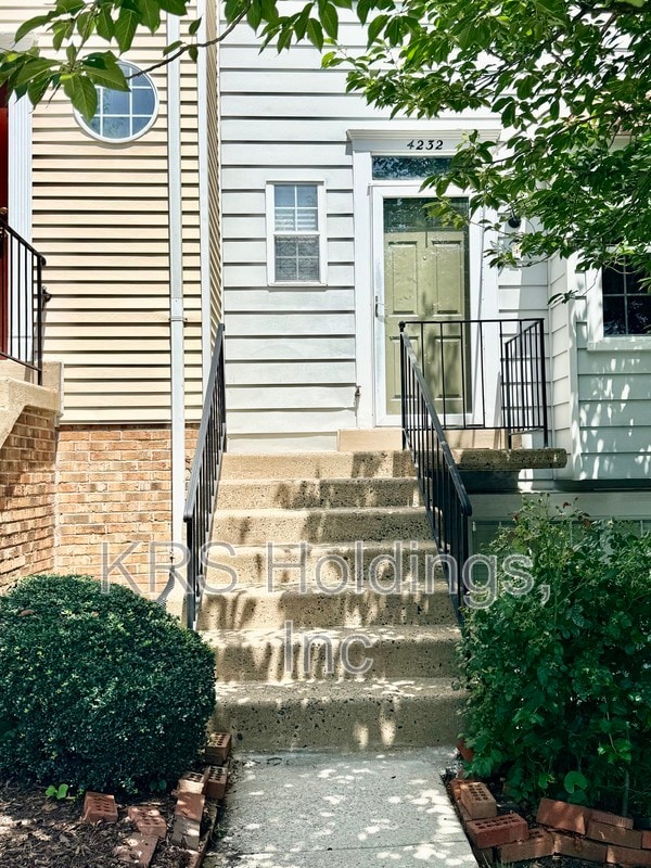 Building Photo - 4232 Stockbridge Dr