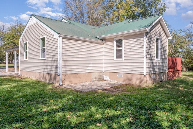 Building Photo - 417 W Coffee St