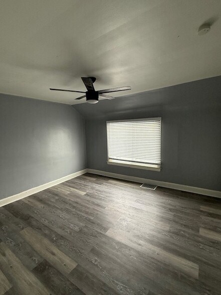 Building Photo - 2293 Kendall St