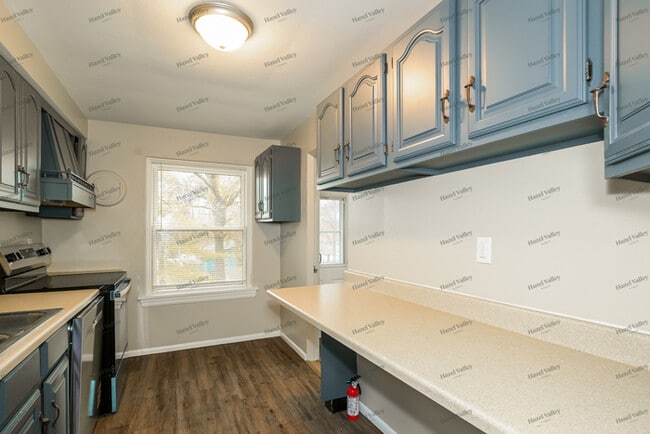 Building Photo - 8411 Rosalind Ct